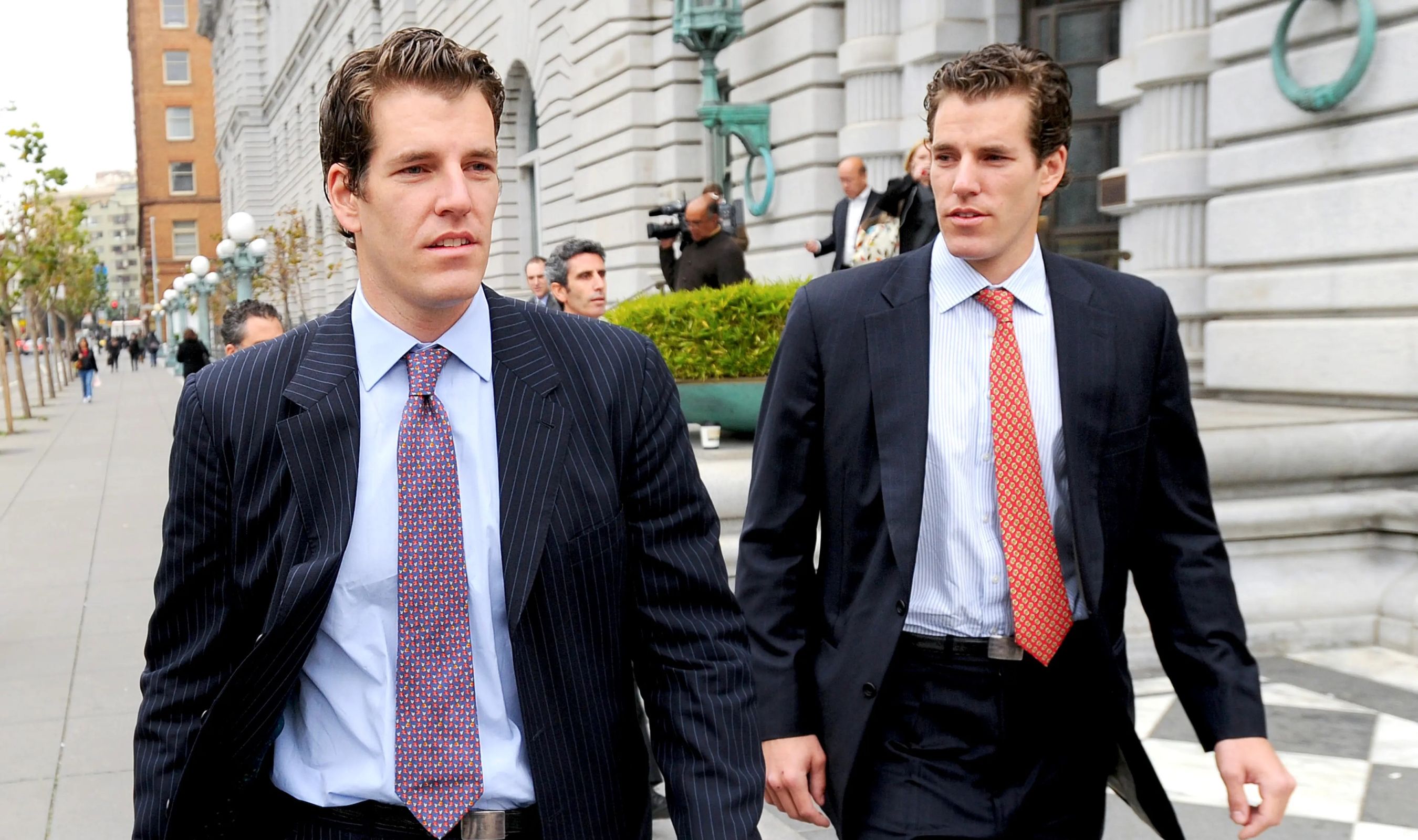 Winklevoss Twins Pay 2.5 Times Market Price to Inject $100 Million into Gemini